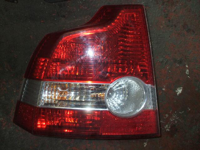 VOLVO S40 PASSENGER SIDE REAR LAMP 2004-2007